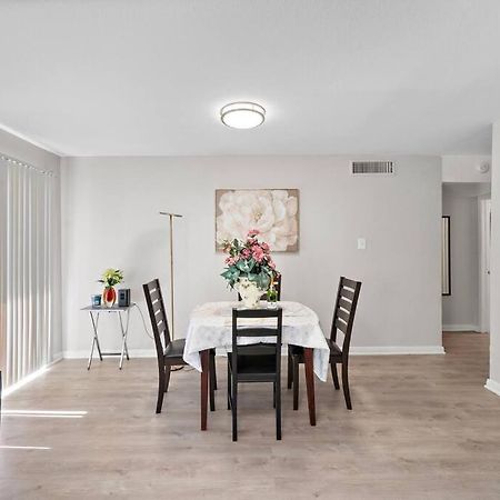 Cozy, Dedicated Workspace, Fast Wi-Fi Apartment Houston Exterior photo