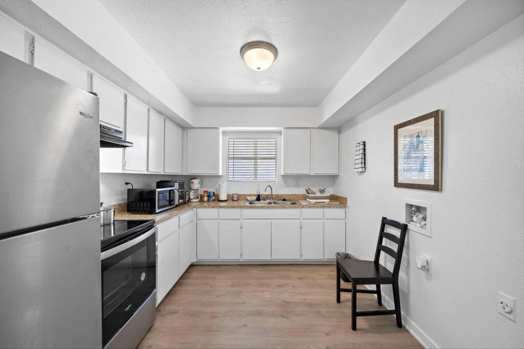 Cozy, Dedicated Workspace, Fast Wi-Fi Apartment Houston Exterior photo