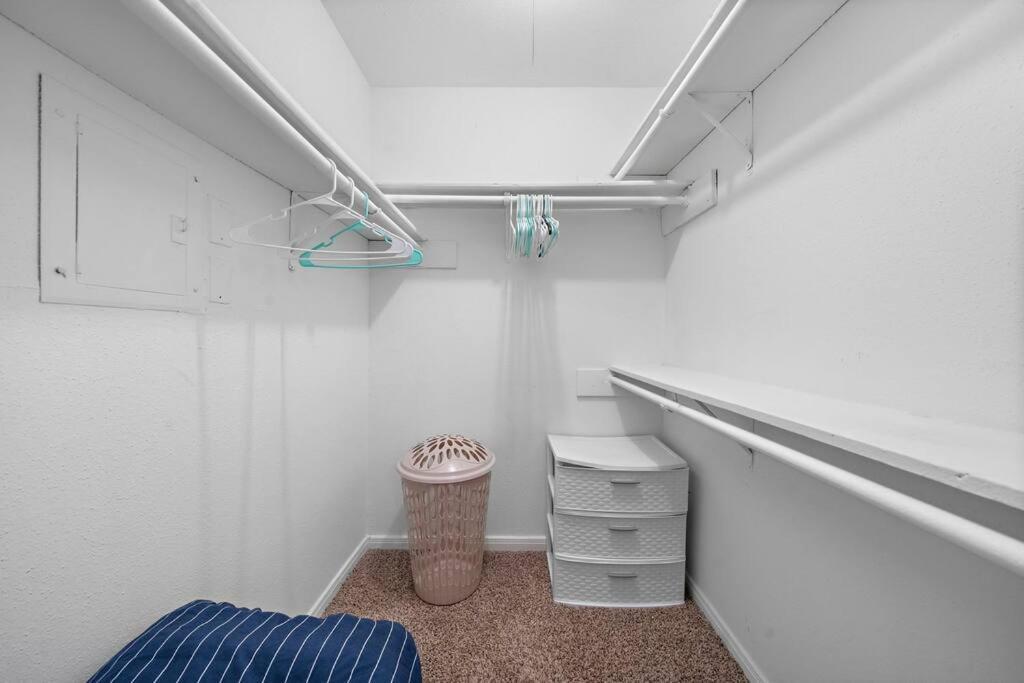 Cozy, Dedicated Workspace, Fast Wi-Fi Apartment Houston Exterior photo