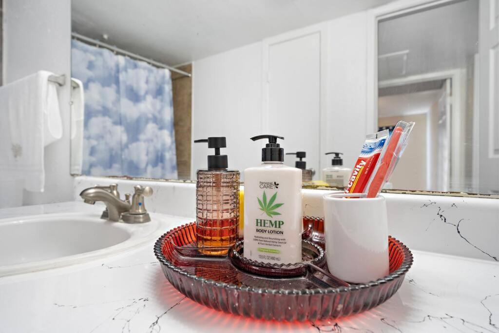 Cozy, Dedicated Workspace, Fast Wi-Fi Apartment Houston Exterior photo