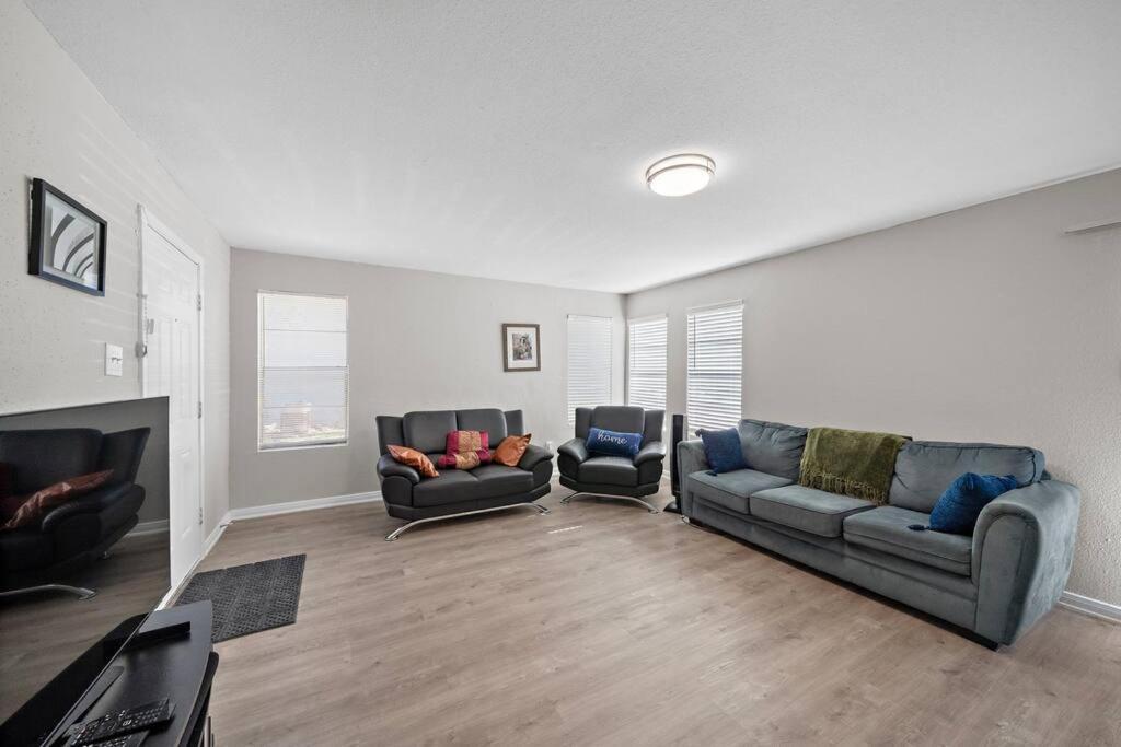 Cozy, Dedicated Workspace, Fast Wi-Fi Apartment Houston Exterior photo